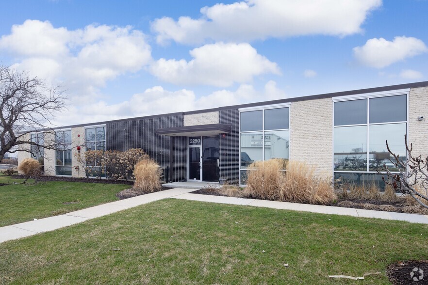 Primary Photo Of 2250 Arthur Ave, Elk Grove Village Warehouse For Lease