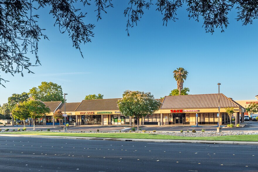 More Photos Of 1251 Base Line Rd, Roseville Unknown For Lease
