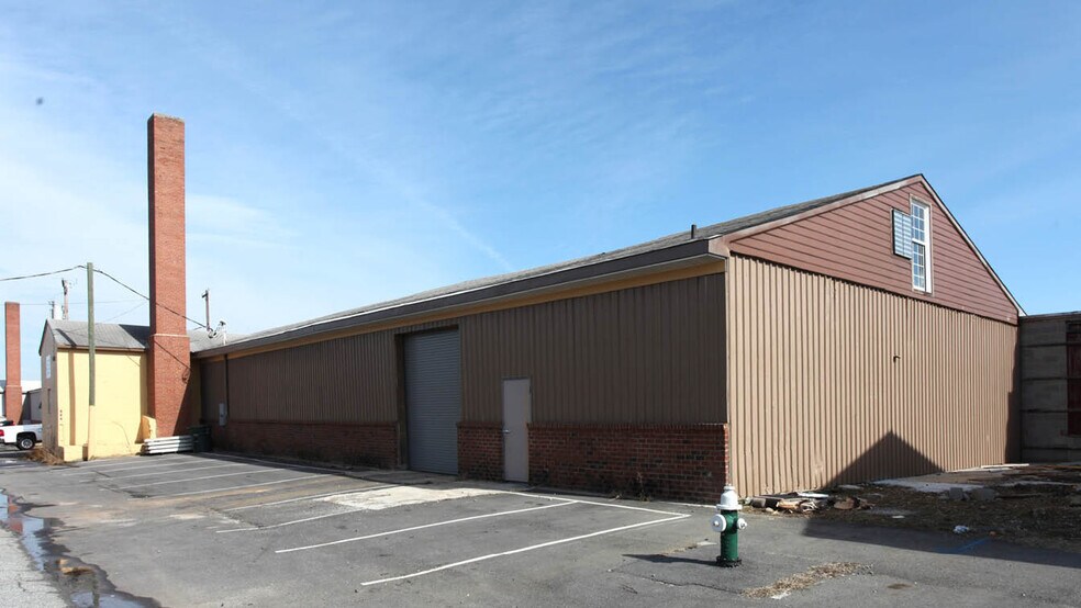 More Photos Of 844 N Raleigh St, Greensboro Warehouse For Lease