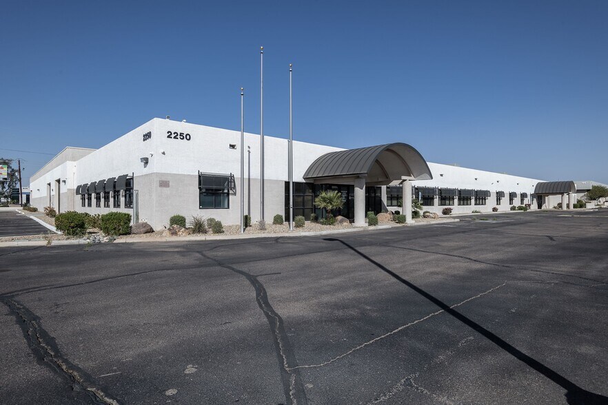 More Photos Of 2250 W Peoria Ave, Phoenix Manufacturing For Lease