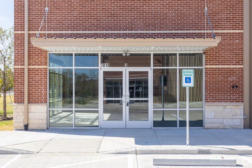 More Photos Of 7019 Burleson Rd, Austin Warehouse For Sale