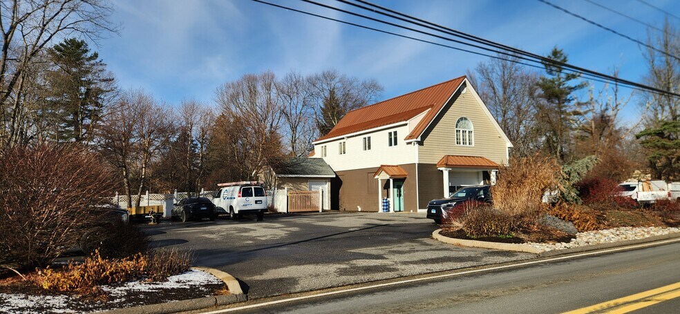 More Photos Of 24 Straitsville Rd, Prospect Showroom For Sale