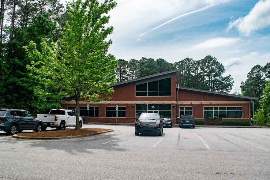 More Photos Of 951 Heather Park Dr, Garner Office For Lease