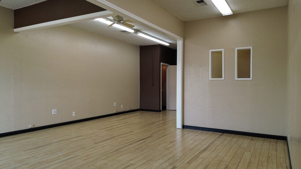 More Photos Of 2358-2368 Lincoln St, Oroville Office For Lease