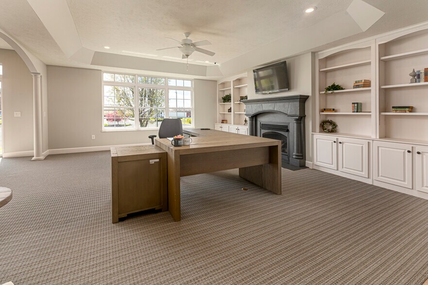 More Photos Of 2801 17th St, Marion Medical For Sale