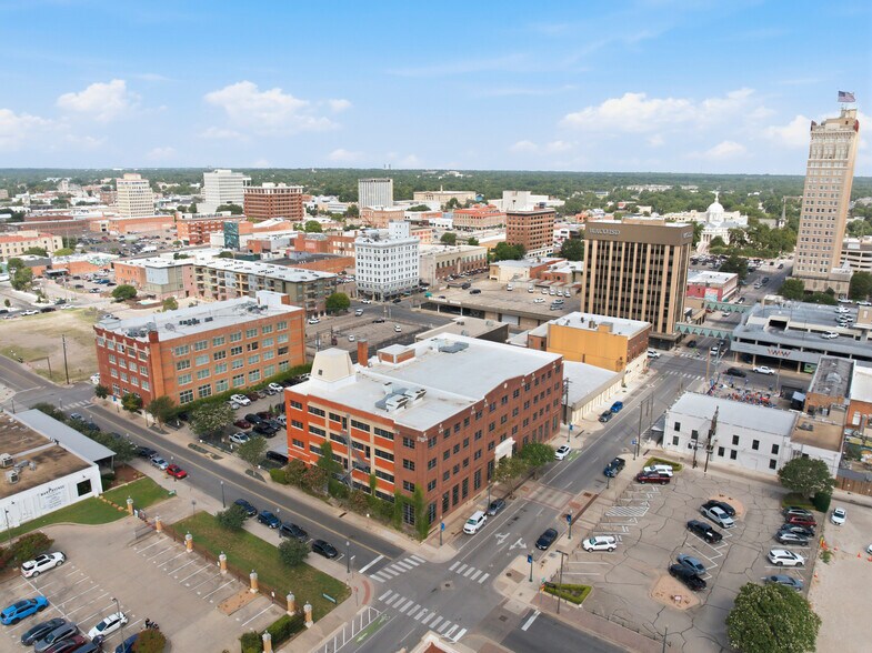 More Photos Of 225 S 5th St, Waco Office For Lease