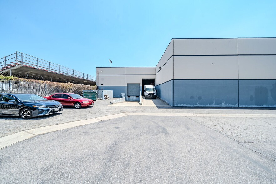 More Photos Of 6433 Alondra Blvd, Paramount Distribution For Sale