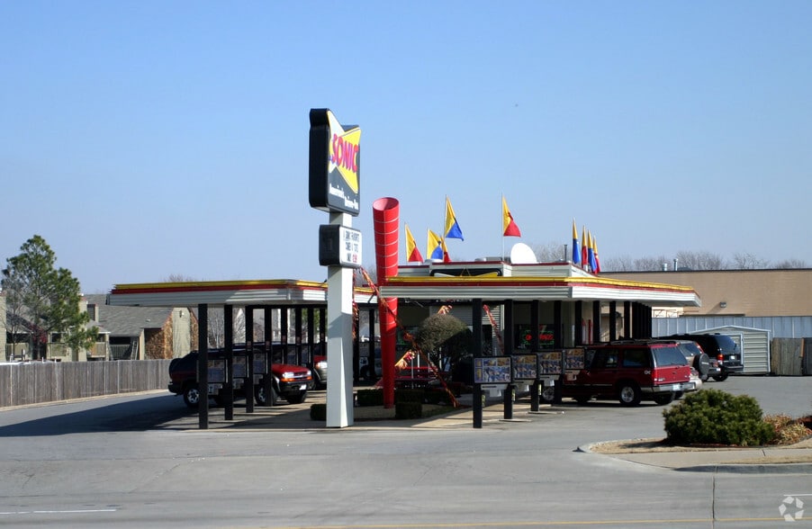 Primary Photo Of 3017 S 129th Ave, Tulsa Fast Food For Sale