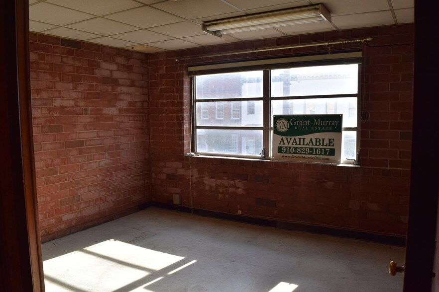 More Photos Of 124 Gillespie St, Fayetteville Office For Lease