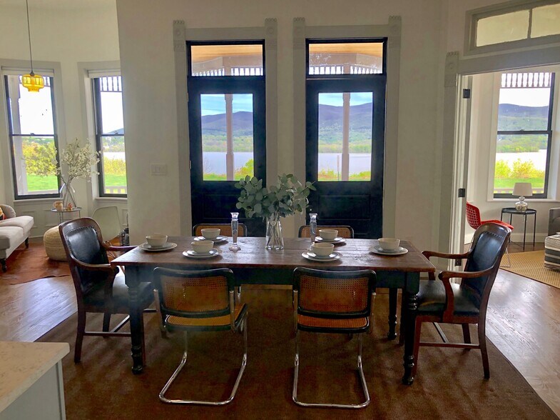More Photos Of 2 Courtney Ave, Newburgh Apartments For Sale