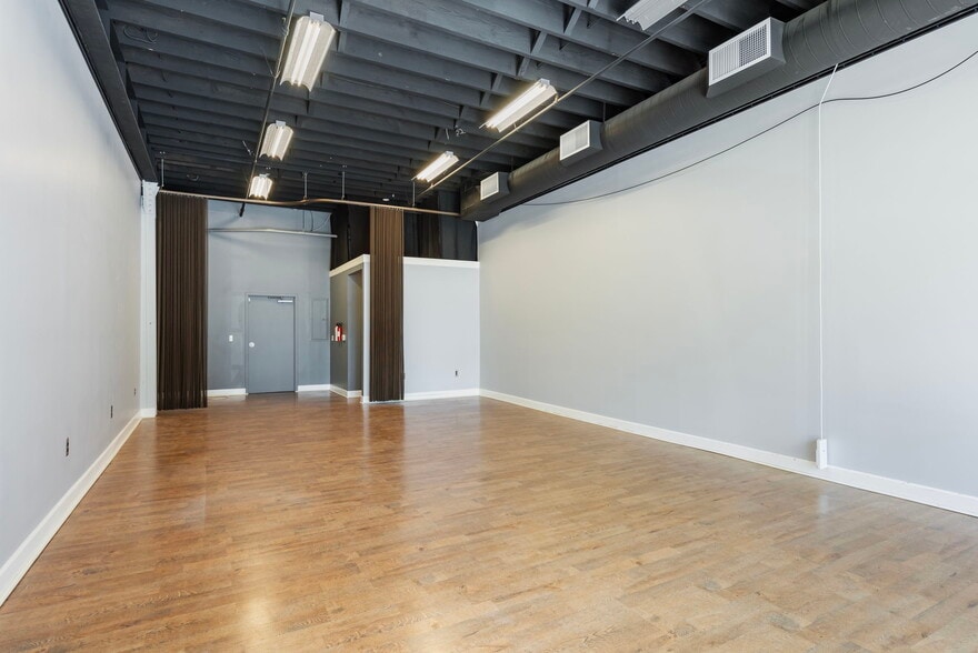 More Photos Of 600 NW Naito Pkwy, Portland General Retail For Sale