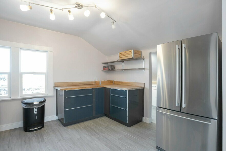 More Photos Of 745 Federal Blvd, Denver Office Residential For Lease