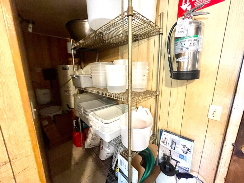 More Photos Of 924 N Main St, Mountain Grove Restaurant For Sale