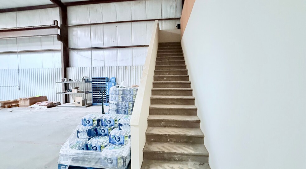 More Photos Of 8801 W County Road 127, Midland Warehouse For Lease