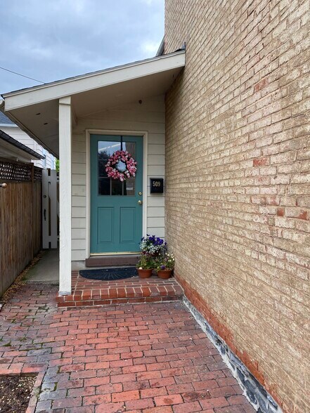 More Photos Of 509 S Market St, Frederick Freestanding For Sale