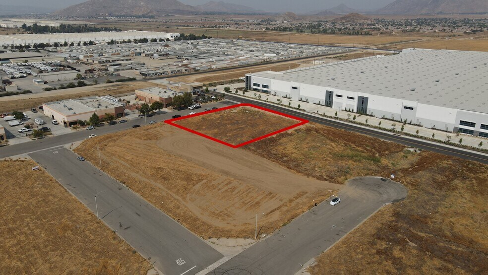 More Photos Of SEQ Commerce St & Lakeview Ave St, Perris Land For Sale