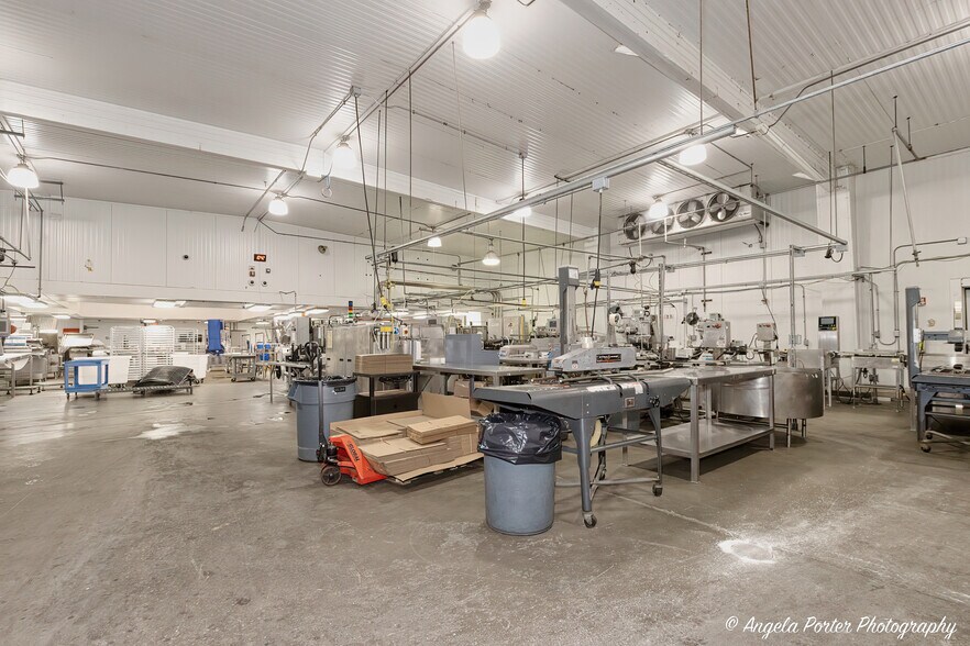 More Photos Of 947 Carney Ct, Antioch Industrial For Sale