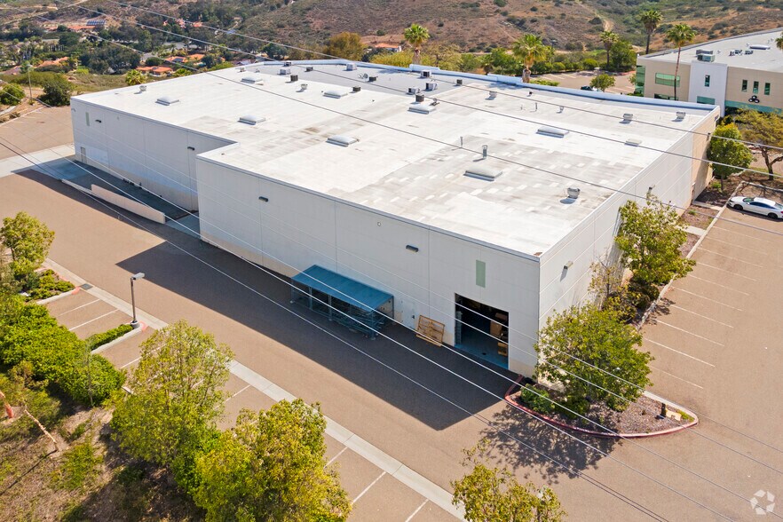 More Photos Of 13840 Stowe Dr, Poway Warehouse For Lease