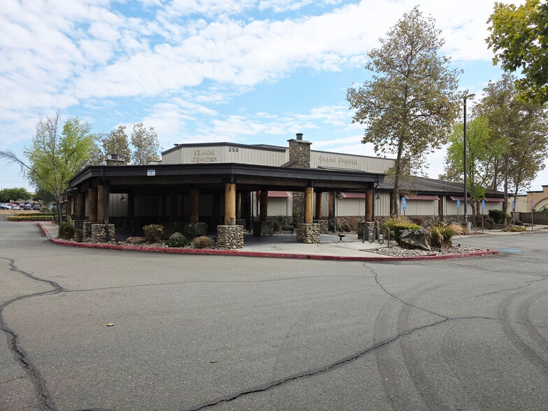 Primary Photo Of 250 Harding Blvd, Roseville Restaurant For Sale