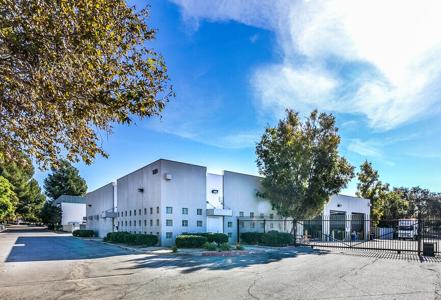Primary Photo Of 520 E Easy St, Simi Valley Warehouse For Lease