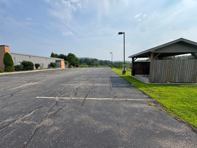 More Photos Of 10 Fox Run Rd, Drums Medical For Lease