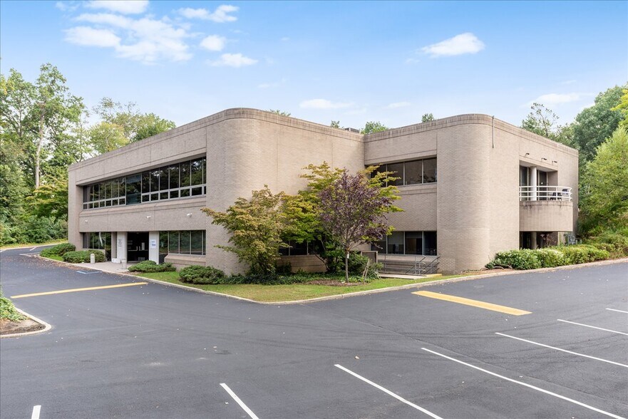 More Photos Of 3111 New Hyde Park Rd, New Hyde Park Medical For Lease