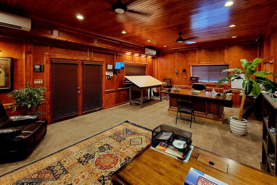 More Photos Of 2605 William Tell St, Houston Industrial For Sale