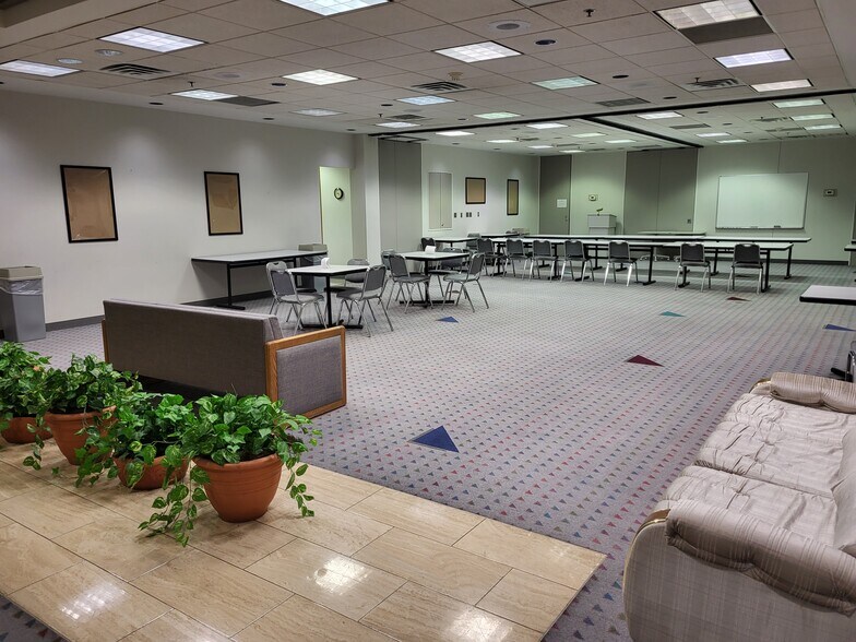 More Photos Of 2900 O St, Lincoln Office For Lease