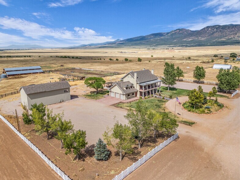 More Photos Of 135 E 200 N, Kanosh Hospitality For Sale