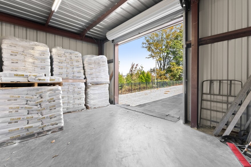 More Photos Of 636 Industrial Blvd, Gainesville Warehouse For Sale