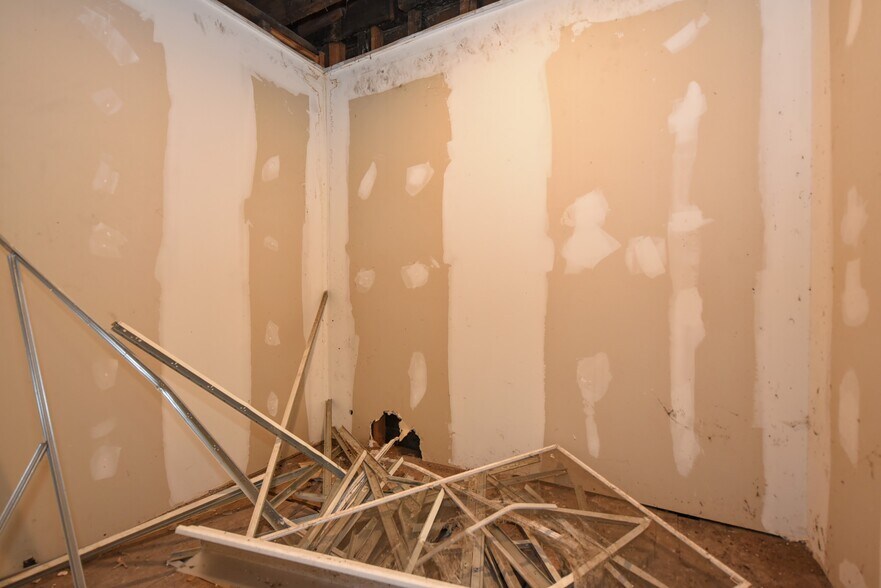 More Photos Of 154 Main St, Butler Storefront Retail Residential For Sale