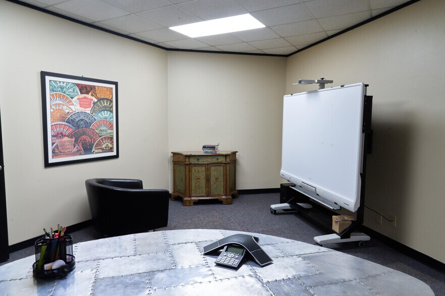 More Photos Of 6100 Corporate Dr, Houston Medical For Sale