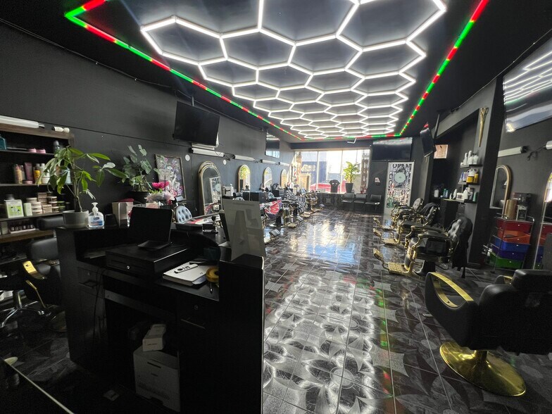 More Photos Of 4071 S Main St, Los Angeles Storefront Retail Residential For Sale