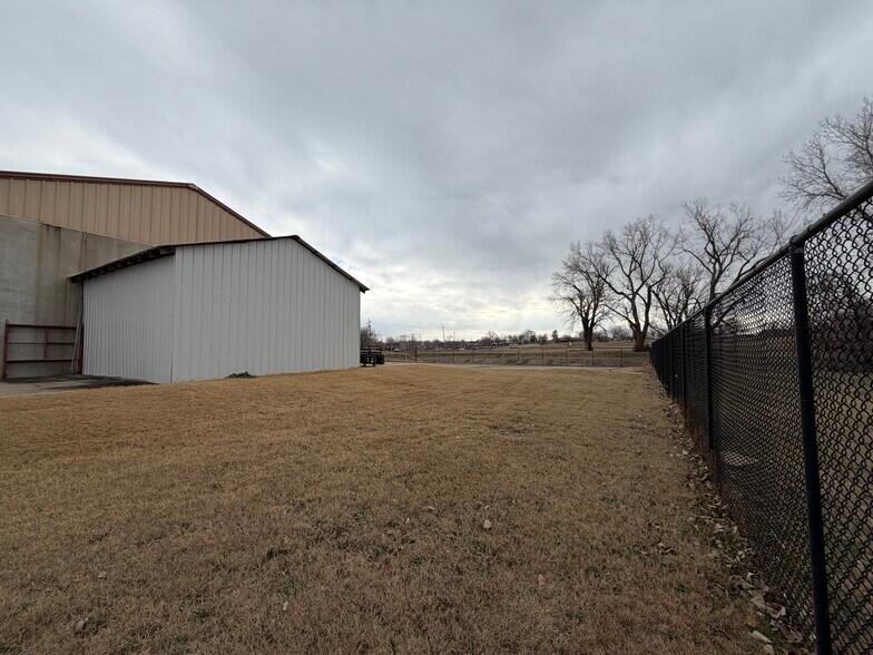 More Photos Of 1116 S 129th East Ave, Tulsa Warehouse For Sale