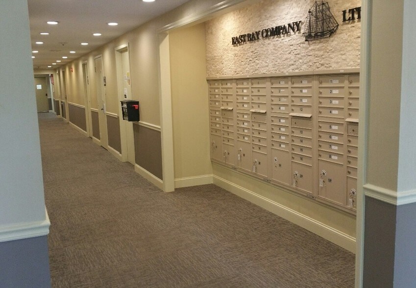 More Photos Of 4 Carriage Ln, Charleston Office For Lease