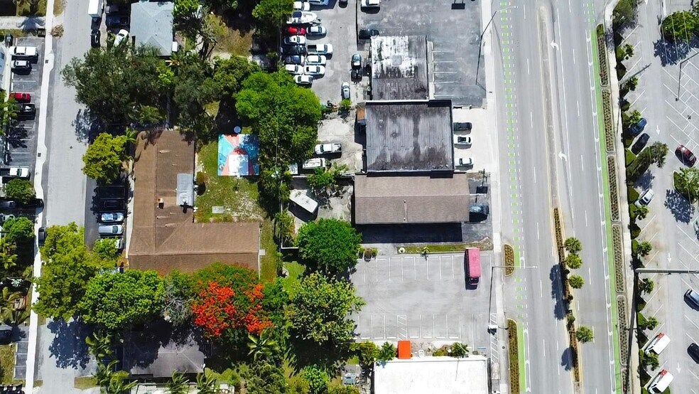 More Photos Of 200 W Prospect Rd, Oakland Park Freestanding For Sale