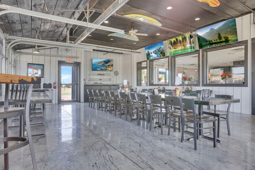 More Photos Of 1122 Hebron Rd, Heath Restaurant For Sale