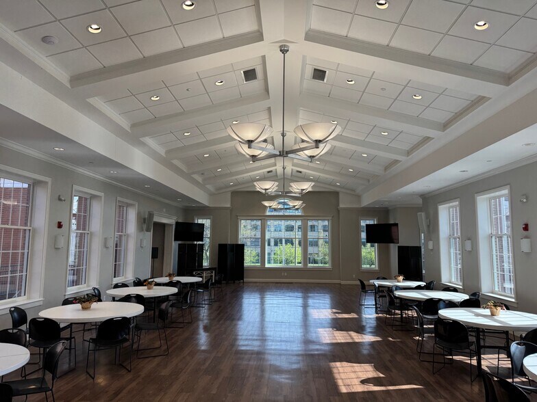 More Photos Of 2720 E 86th St, Indianapolis Religious Facility For Sale