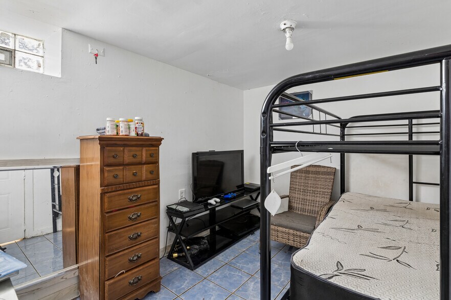 More Photos Of 2135 W Armitage Ave, Chicago Apartments For Sale