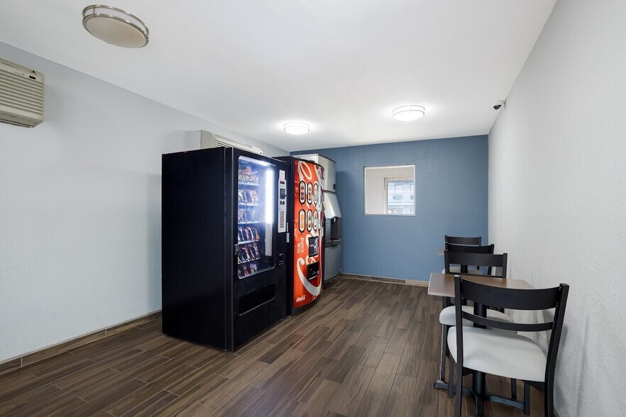 More Photos Of 4407 27th St, Orange Hotel For Sale