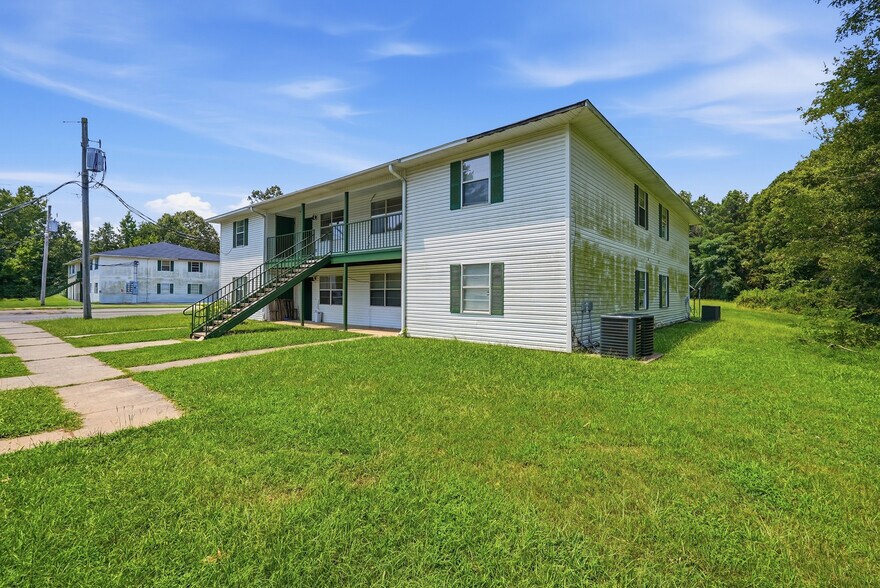 More Photos Of 433 Bradley Rd, Warren Apartments For Sale