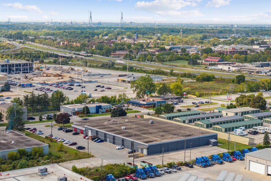 More Photos Of 3090 Marentette Av, Windsor Warehouse For Lease