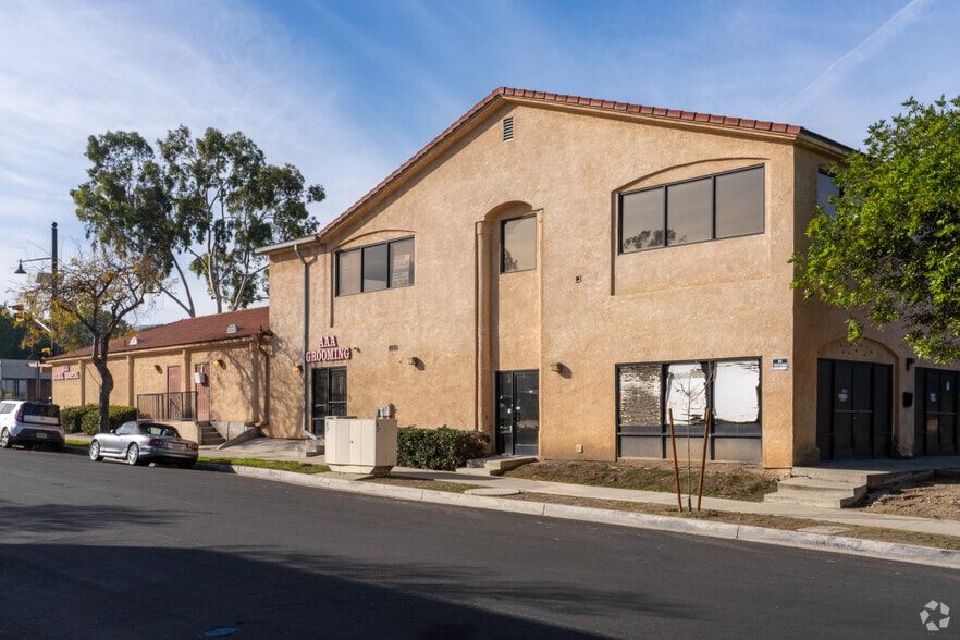 More Photos Of 425 E 6th St, Corona Storefront Retail Office For Lease