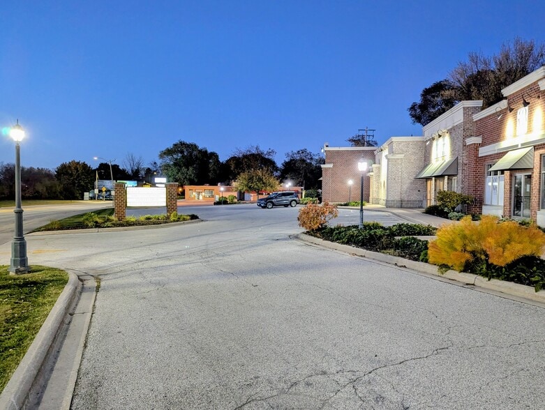 More Photos Of 1255-1263 S Monroe Ave, Green Bay Unknown For Lease