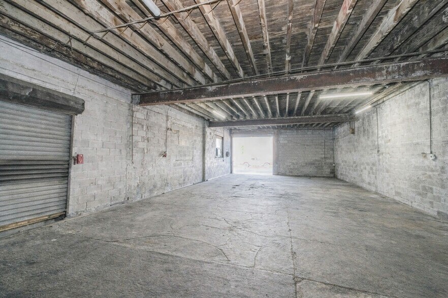 More Photos Of 961 E 51st St, Brooklyn Service For Sale