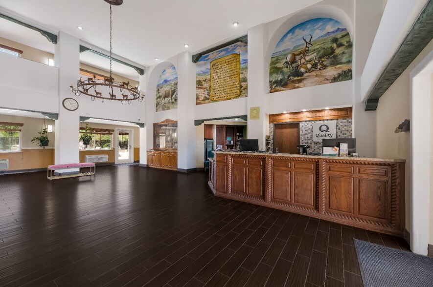 More Photos Of 2401 E Highway 90, Alpine Hotel For Sale
