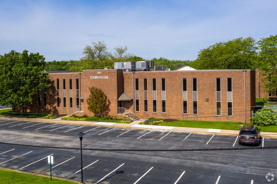 More Photos Of 256 Chapman Rd, Newark Unknown For Lease