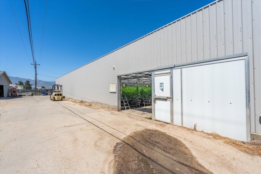 More Photos Of 23820 Potter Rd, Salinas Contractor Storage Yard For Sale