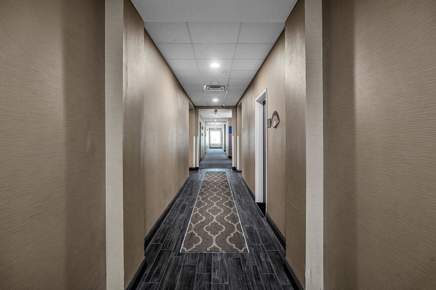 More Photos Of 910 W Interstate 20, Midland Hotel For Sale