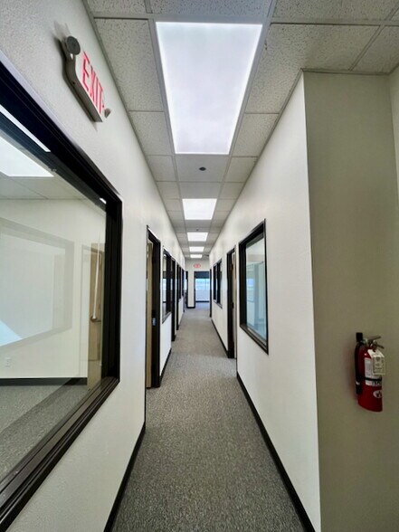 More Photos Of 6431 W Sahara Ave, Las Vegas Loft Creative Space For Lease